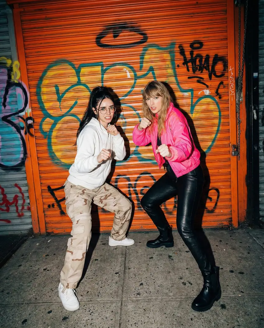 Pose de kung-fu en grafiti